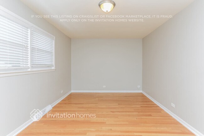 Building Photo - 10520 Kedvale Ave