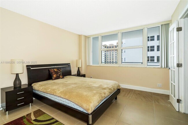 Building Photo - 2030 S Ocean Dr