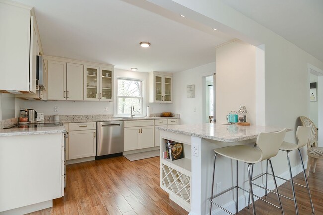 Building Photo - Winter Rental: Just for the Halibut