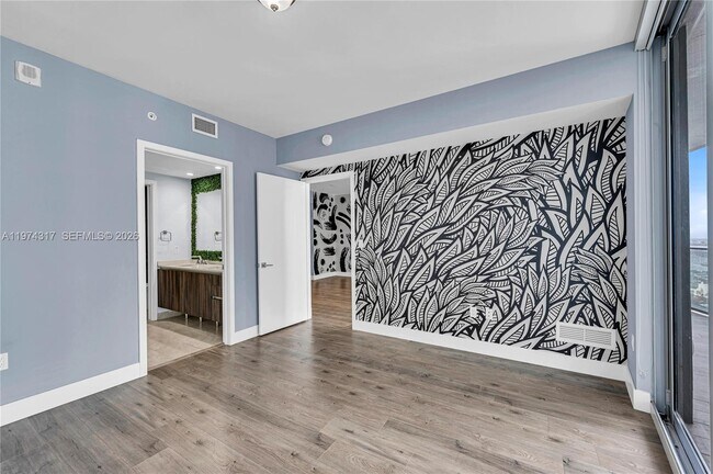 Building Photo - 488 NE 18th St