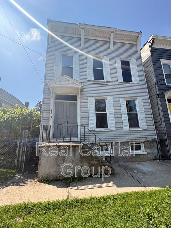Building Photo - 1213 Jacob St