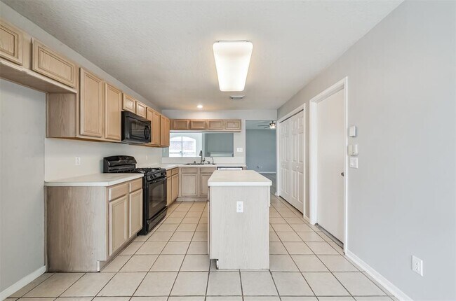 Building Photo - 14622 Bladenboro Dr