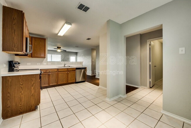 Building Photo - 1345 Castle Ridge Rd