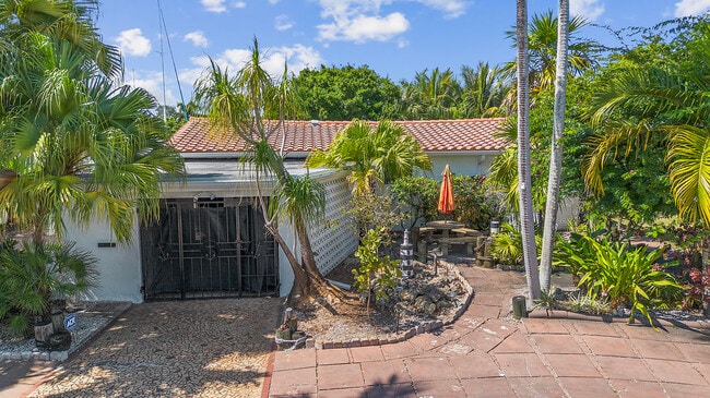 Building Photo - 901 Guava Isle