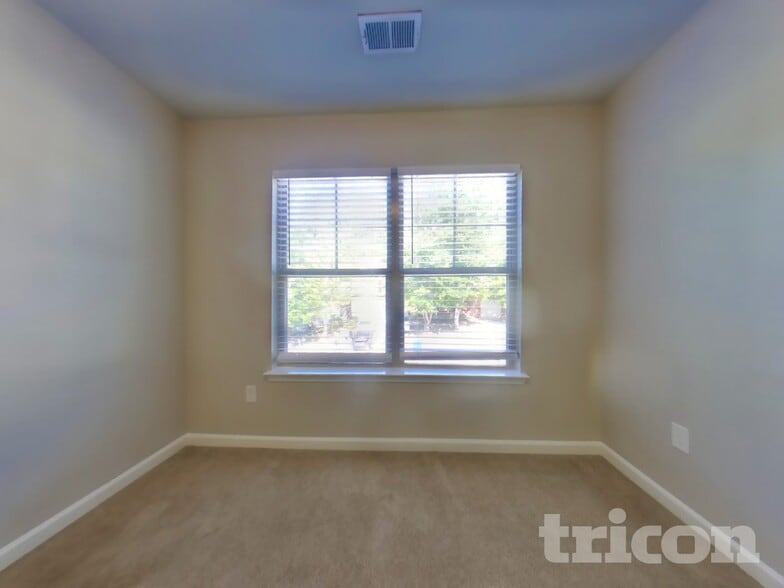Building Photo - 4459 Ravenwood Dr