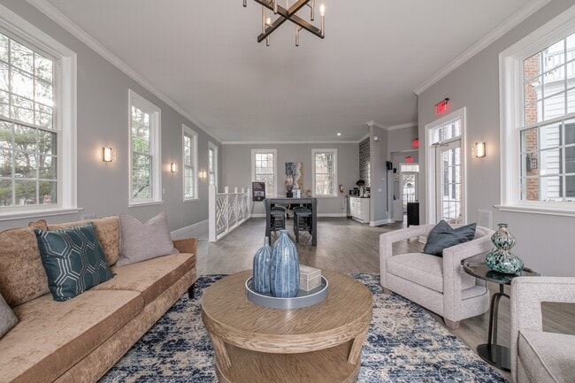 Building Photo - The Residence at Christopher Wren Apartments