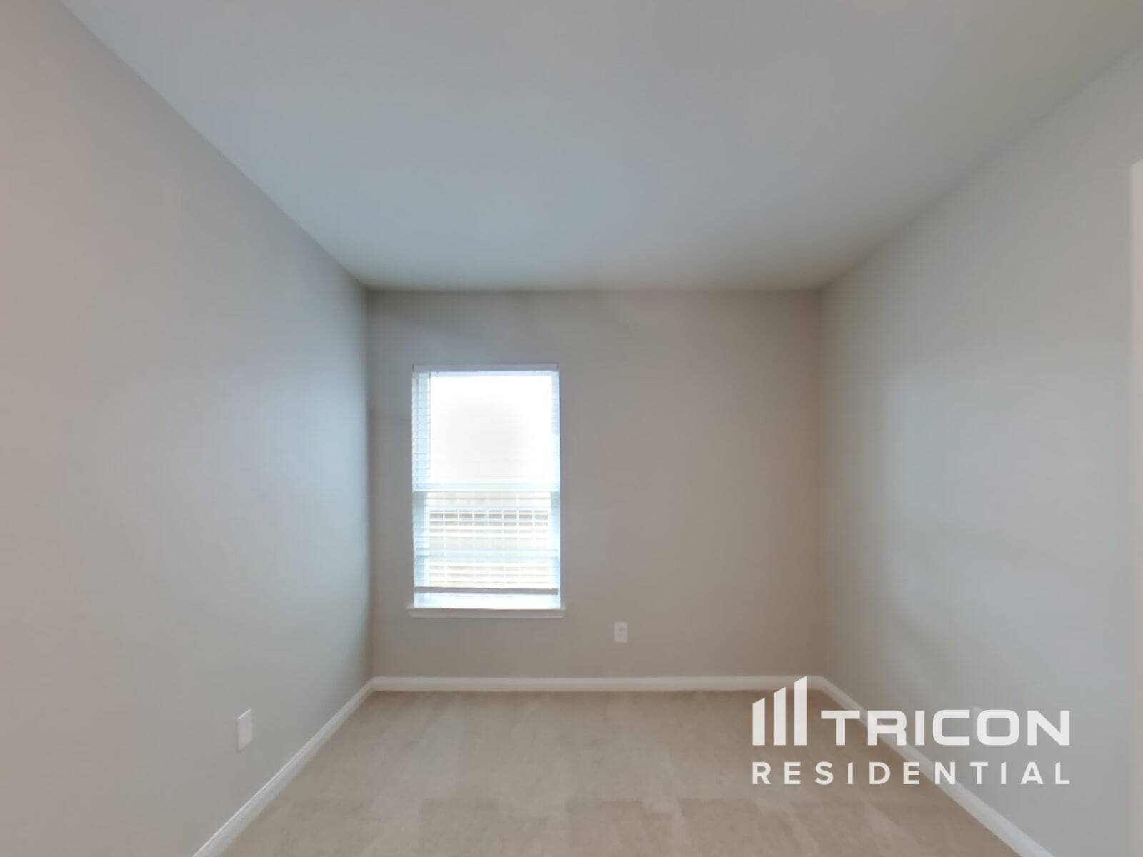 Building Photo - 23091 Bellini Dr