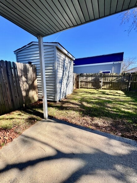 Backyard - 5552 Lynbrook Lndg