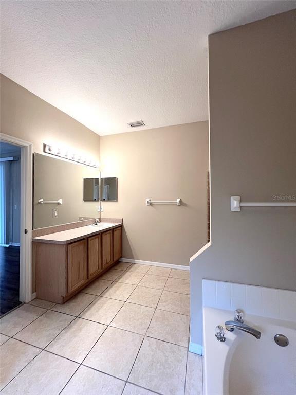 Building Photo - 36 Ripplewood Ln