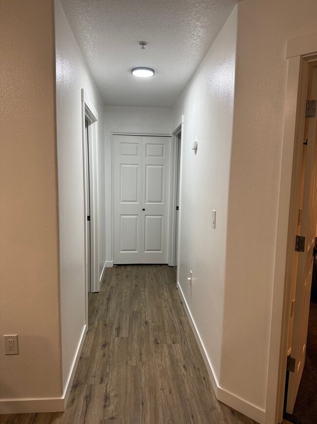 Building Photo - 770 NW 185th Ave
