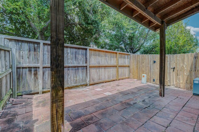 Building Photo - 8006 Montague Manor Ln