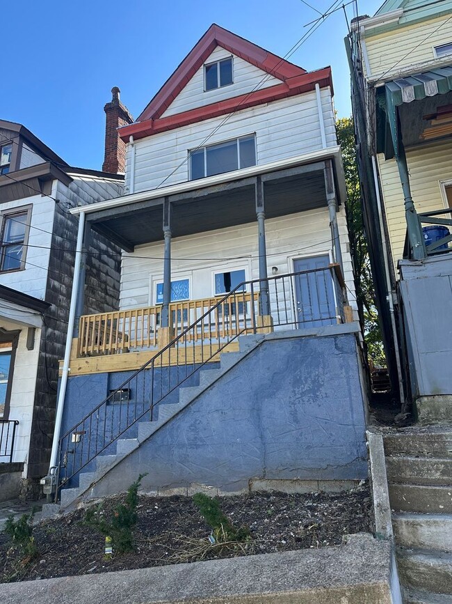 Building Photo - 2330 Eccles St