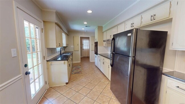 Building Photo - 2513 Capstone Dr