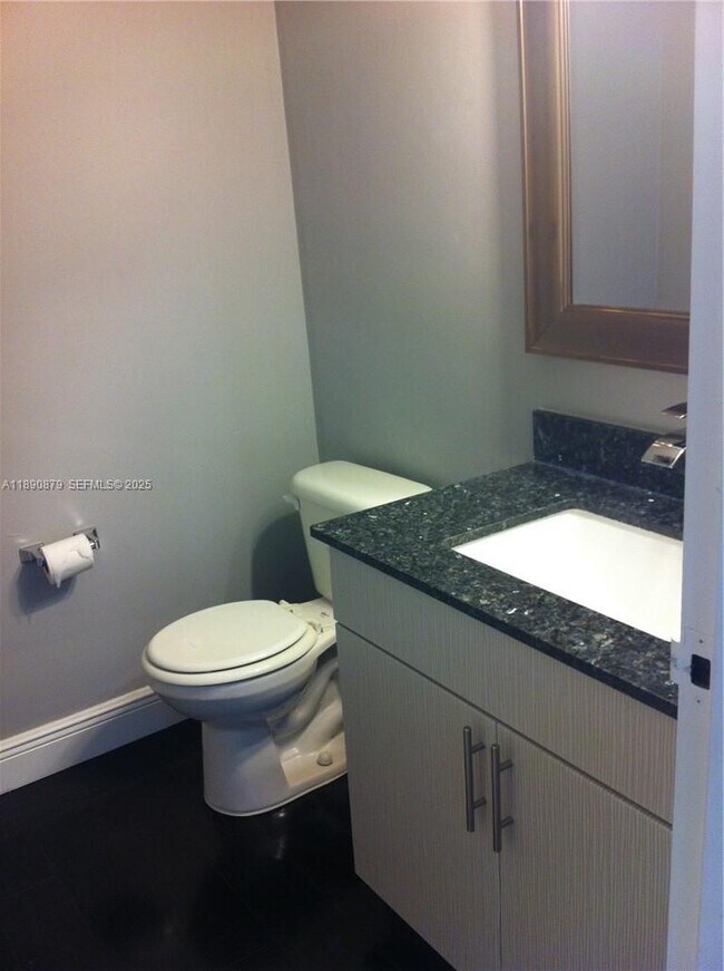 Building Photo - 16558 NE 26th Ave