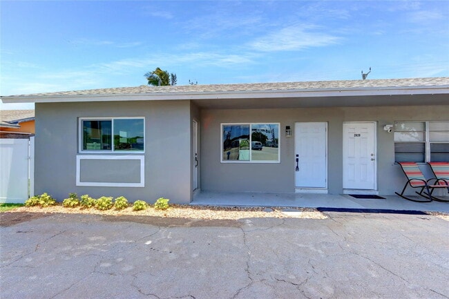 Building Photo - 2822 N Dixie Hwy