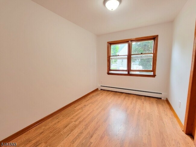 Building Photo - 111 Marconi St