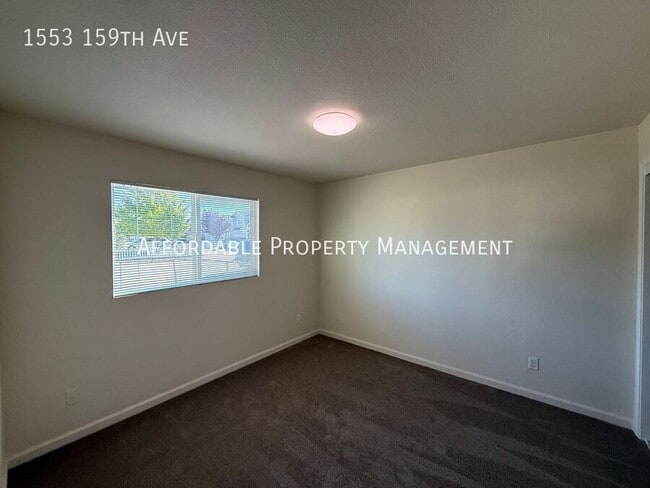 Building Photo - 1553 159th Ave