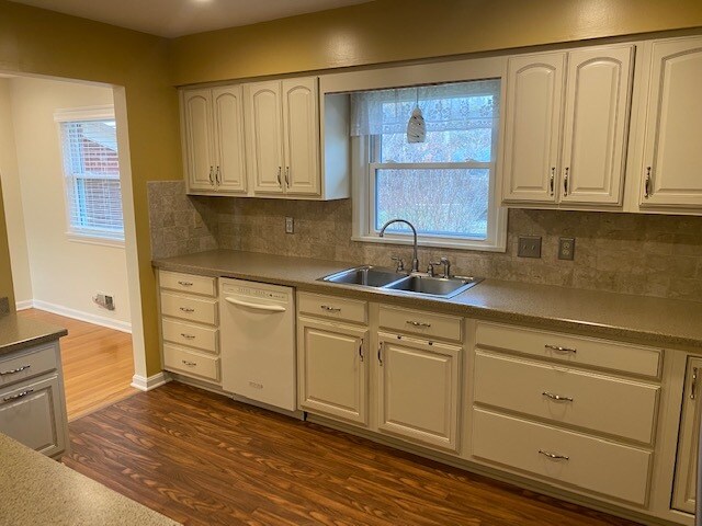 Building Photo - 13925 Aiken Rd