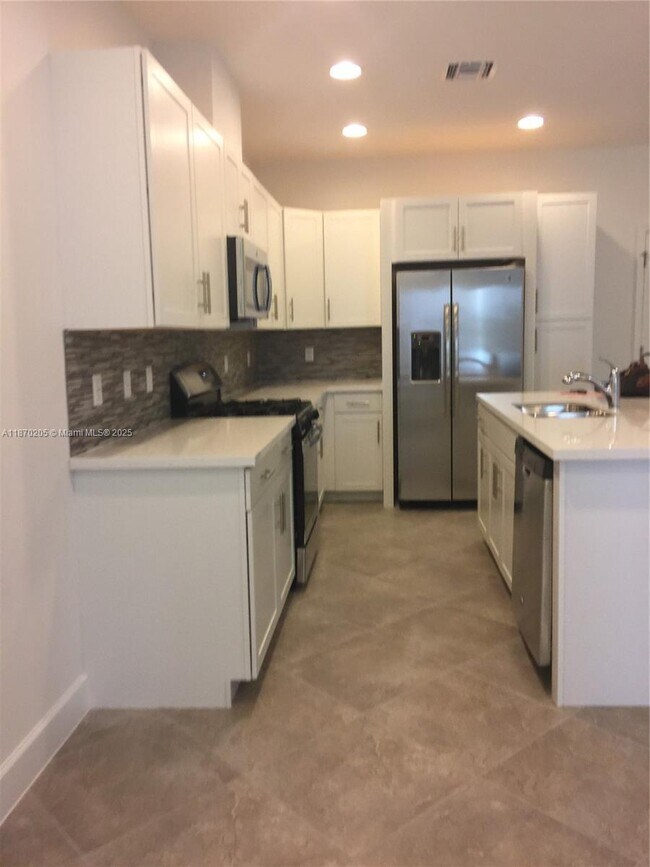 Building Photo - 12521 NW 32nd Manor