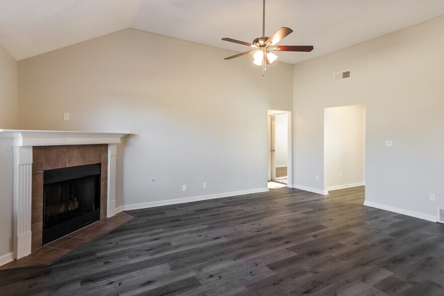 Building Photo - 7772 Bramble Ln