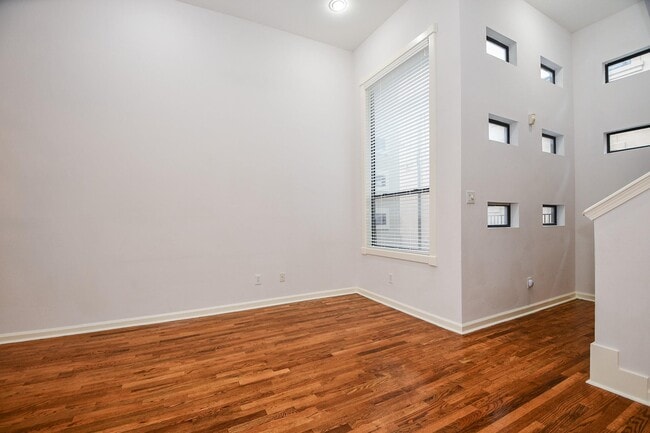 Building Photo - 2431 Dorrington St