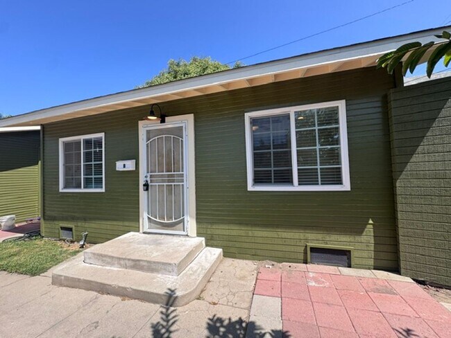 Building Photo - 1600 Sherman Pl