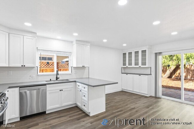 Building Photo - 3 br, 2 bath House - 999 Rawlings Drive, S...