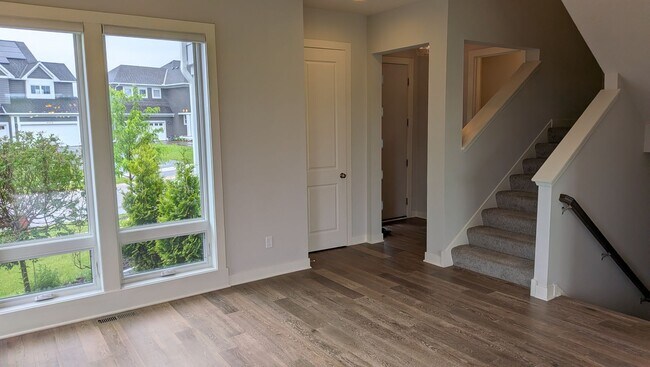 Building Photo - Amazing updated Chaska 4 bedroom home!