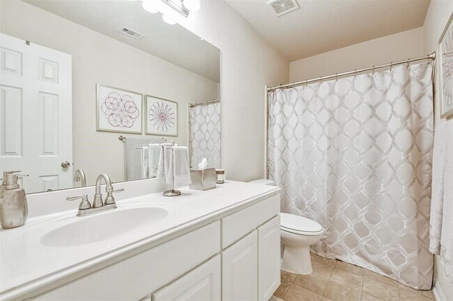 Building Photo - 11514 Dahlia Dale Dr