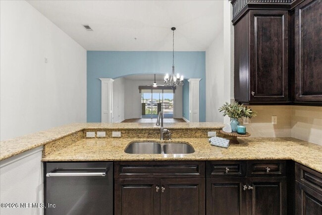 Building Photo - 115 Riverview Bend S