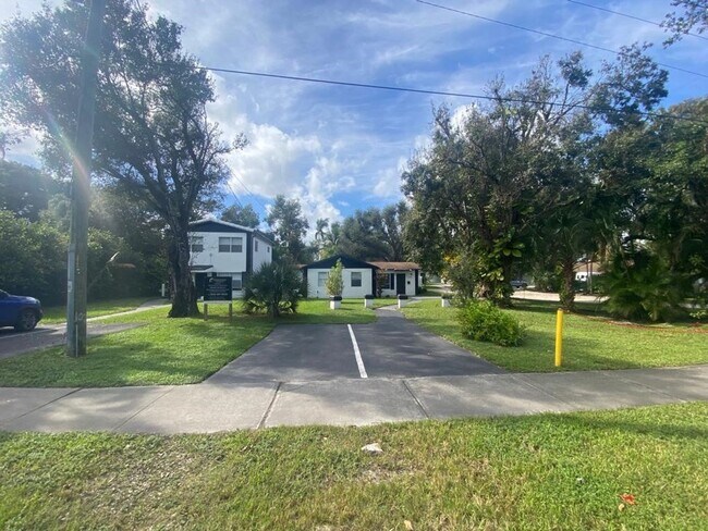 Interior Photo - Edgewood Apartments LLC