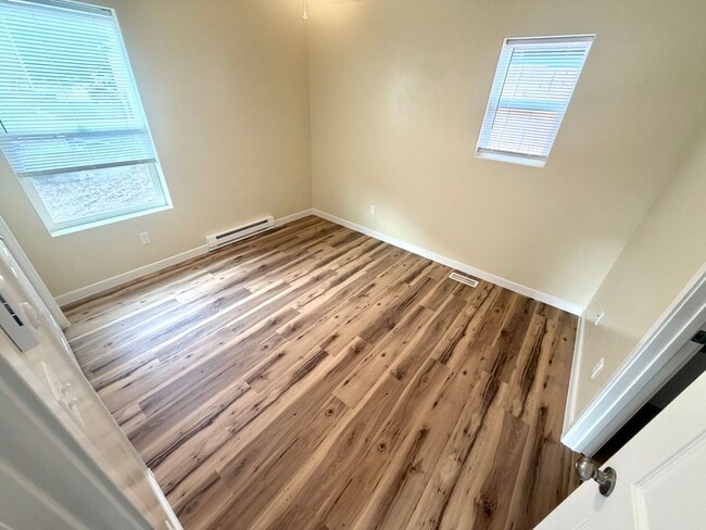 Building Photo - 1380 Cleveland St