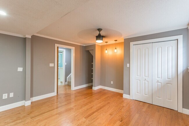Building Photo - 4 Bedroom Rental in East Brainerd!