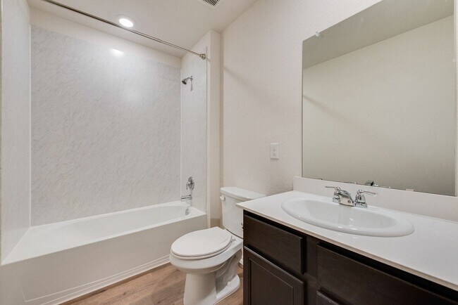 Building Photo - Beautiful 3-Bedroom Home in Aubrey ISD – Built in 2023!