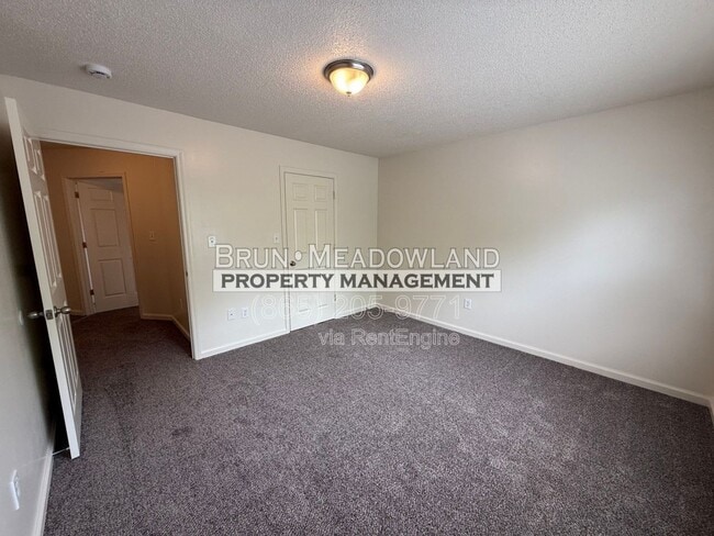 Building Photo - 5622 Boxwood Garden Way