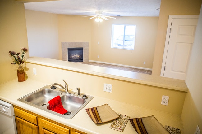 Building Photo - Arbor Creek Apartments