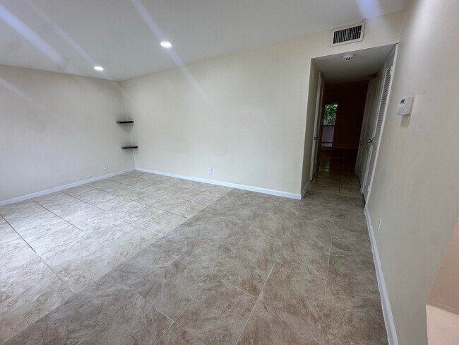 Building Photo - 5614 Blueberry Ct