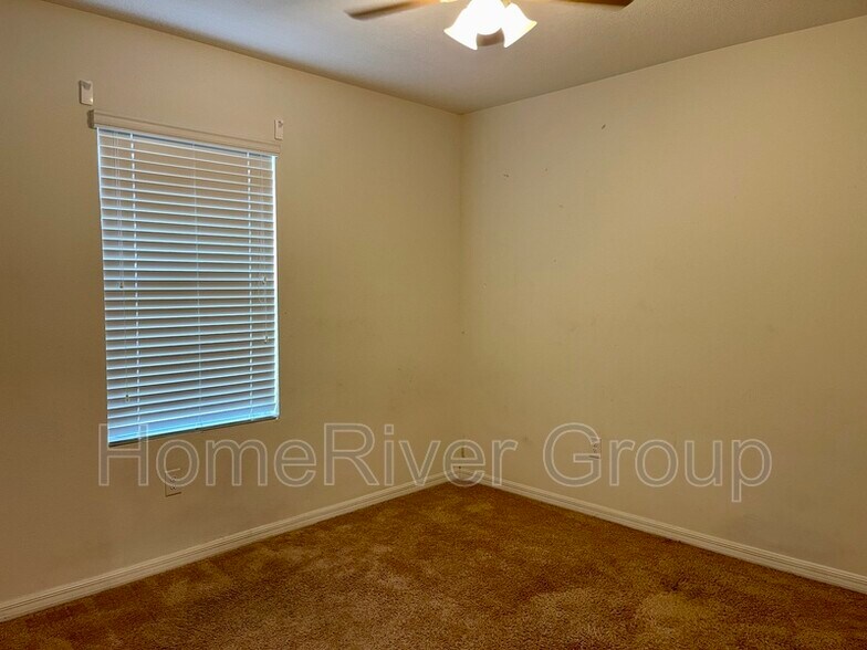 Building Photo - 513 Squires Grove Dr