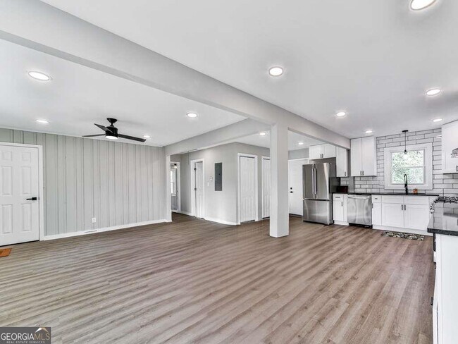 Building Photo - 5205 Silhouette Ln SW