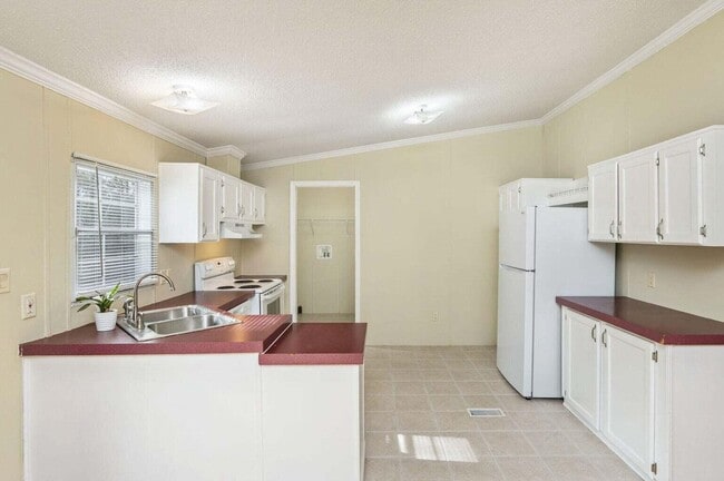 Building Photo - 164 Jonquil Ave