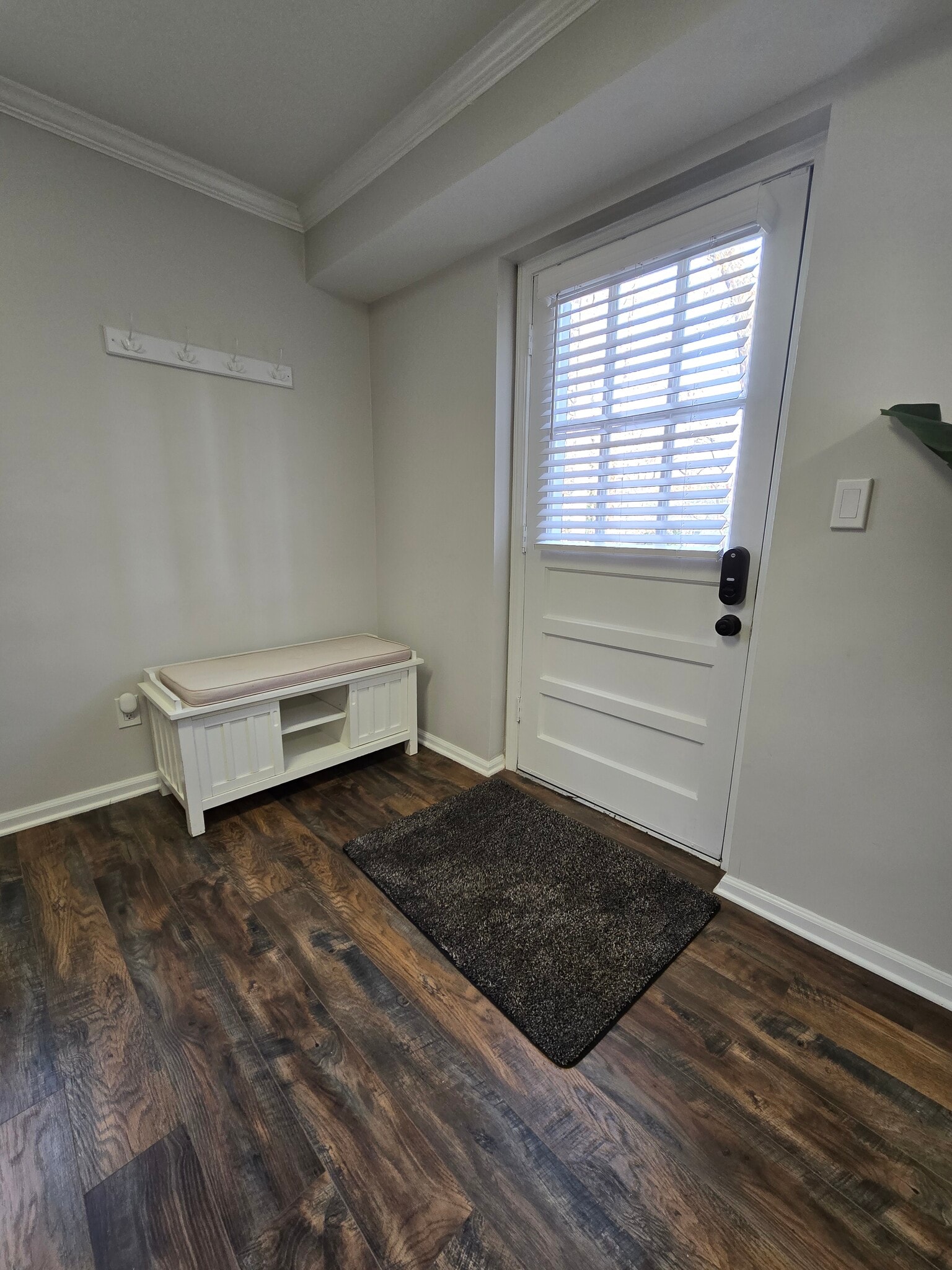 Entry w/ Bench & Coat Hanger - 2875 Whitby Dr