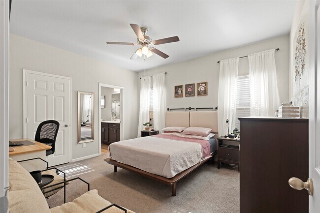 Building Photo - 6444 Wenlock Dr