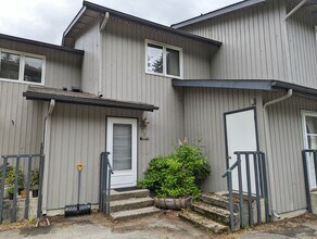 Building Photo - 2BD/1.5BA Twnhse Style Forestedge Condo on...