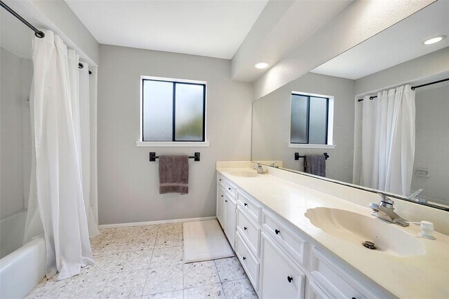 Building Photo - 18107 Partridge Green Ct