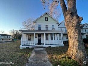 Building Photo - 741 Riverside Ave