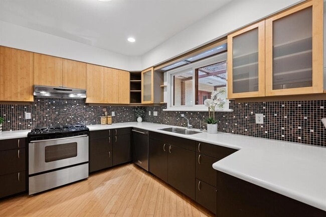 Building Photo - 1227 Hillside Ave