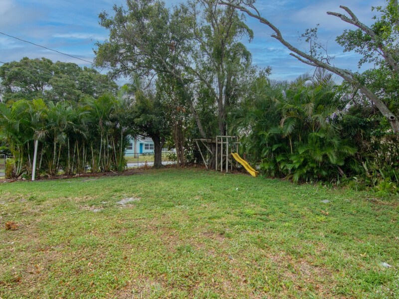 Building Photo - 1219 S 10th St