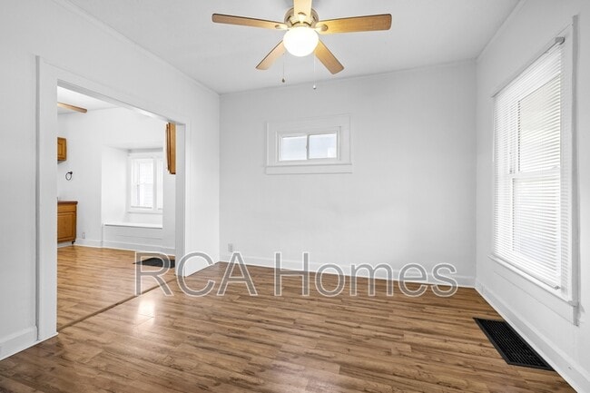 Building Photo - 901 N Linwood Ave