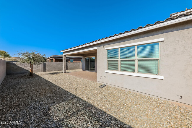 Building Photo - 14069 W Desert Flower Dr