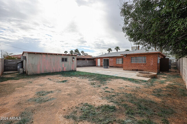 Building Photo - 1412 E Hubbell St